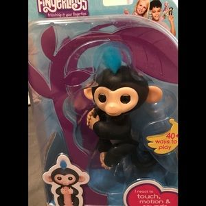 Authentic WowWee Fingerling🐒 -Finn
